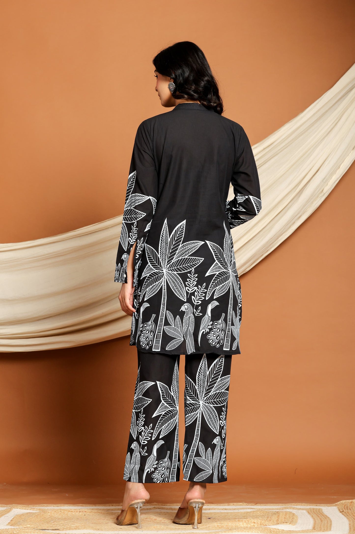 Monochrome Bloom – Aura of Prakriti
