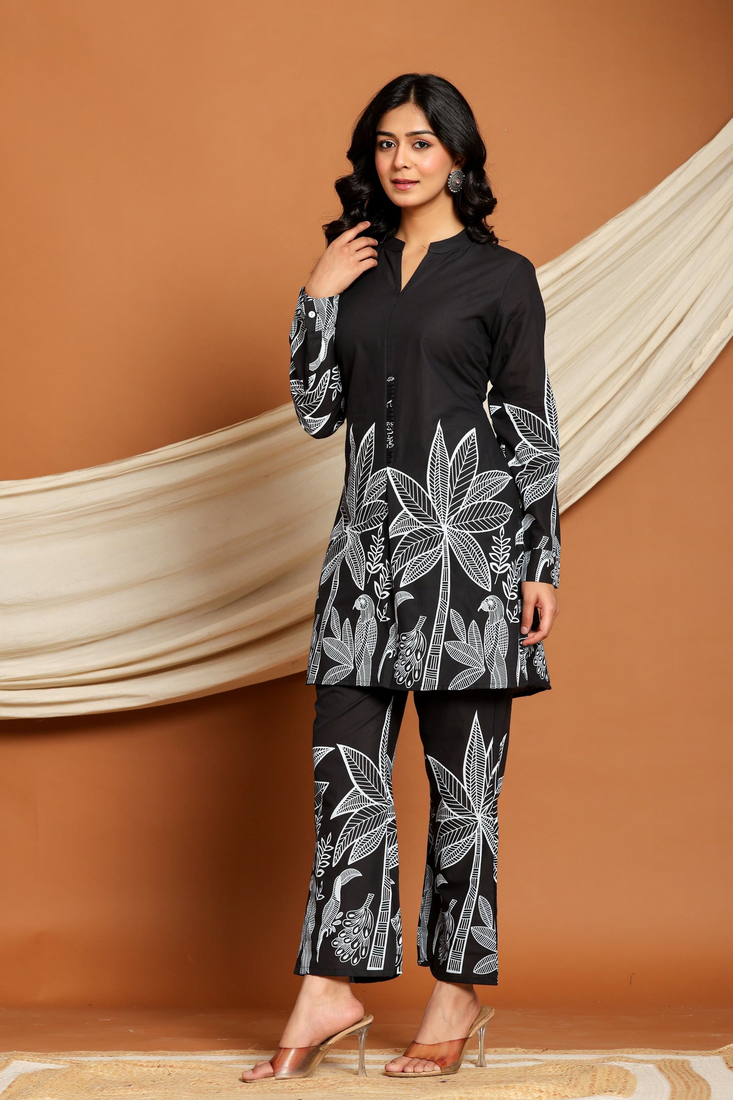 Monochrome Bloom – Aura of Prakriti