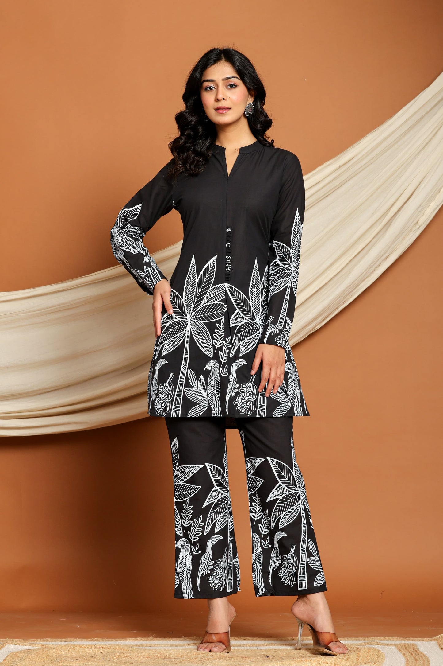 Monochrome Bloom – Aura of Prakriti