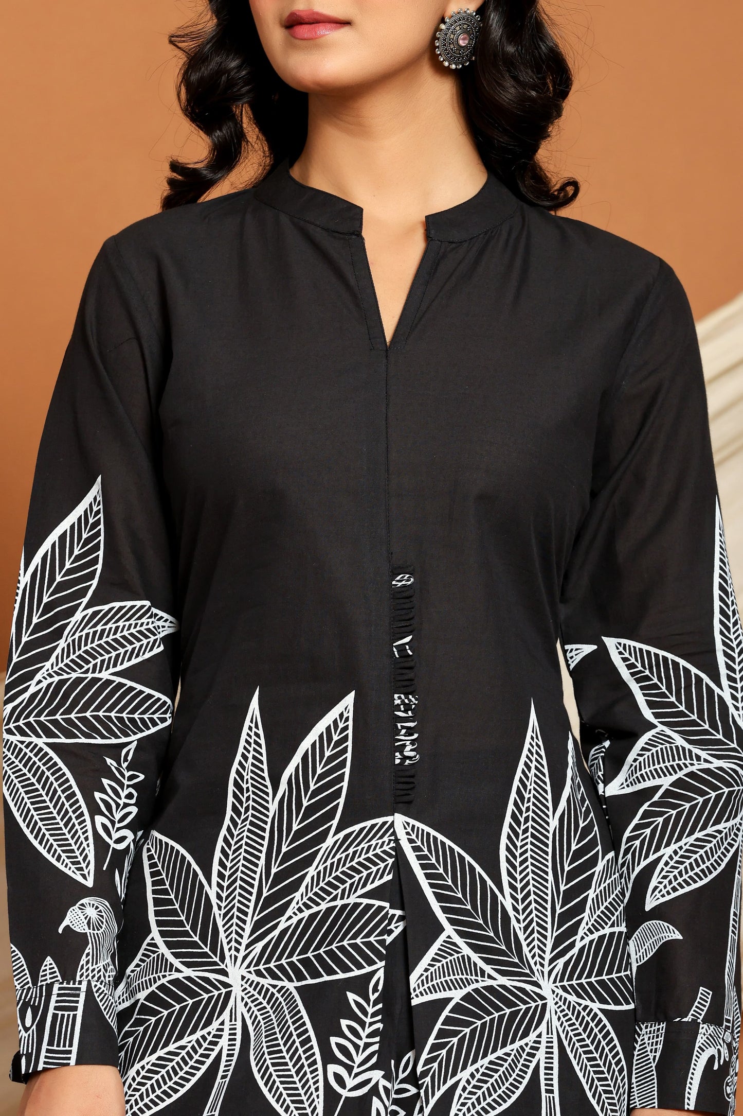 Monochrome Bloom – Aura of Prakriti