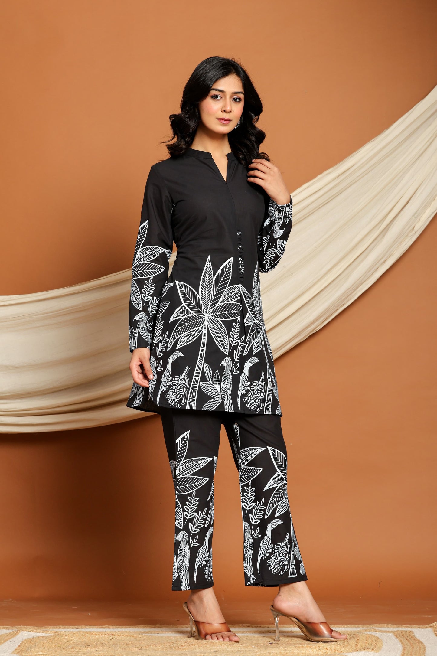 Monochrome Bloom – Aura of Prakriti
